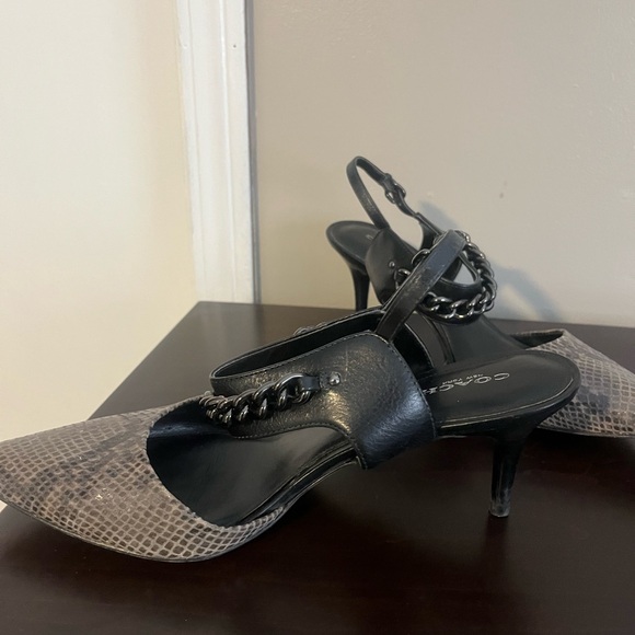 Elegant Coach Black and Gray Women's Shoes - Picture 6 of 9